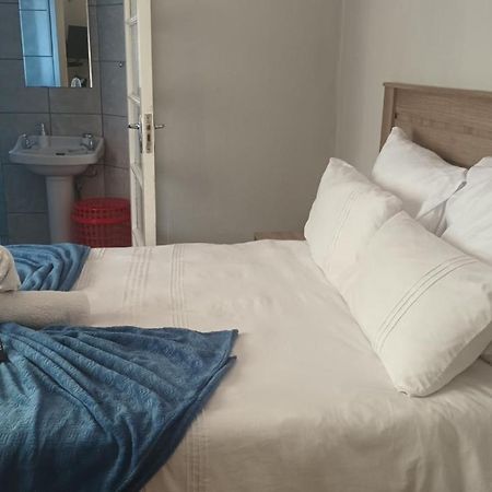 Bertha'S Place Apartment Претория Екстериор снимка